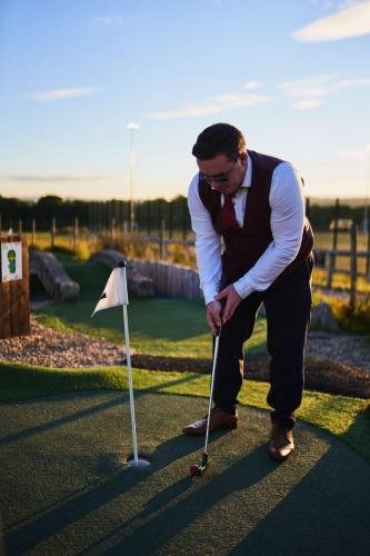 Wedding golf in the sun